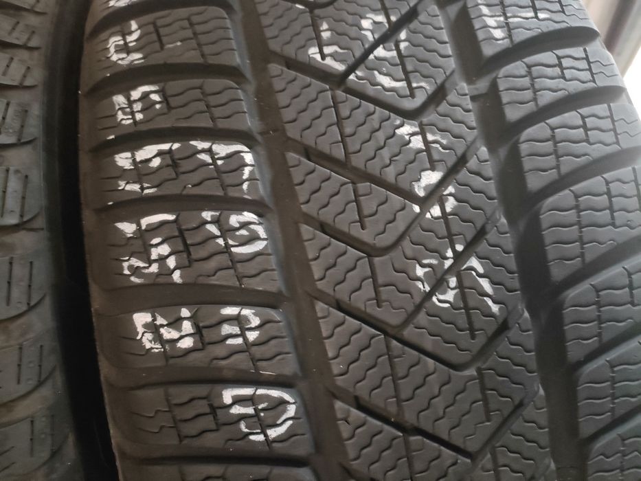 2x Pirelli Sottozero 3 TO 235/45R18 98V 2 sztuki zimowe
