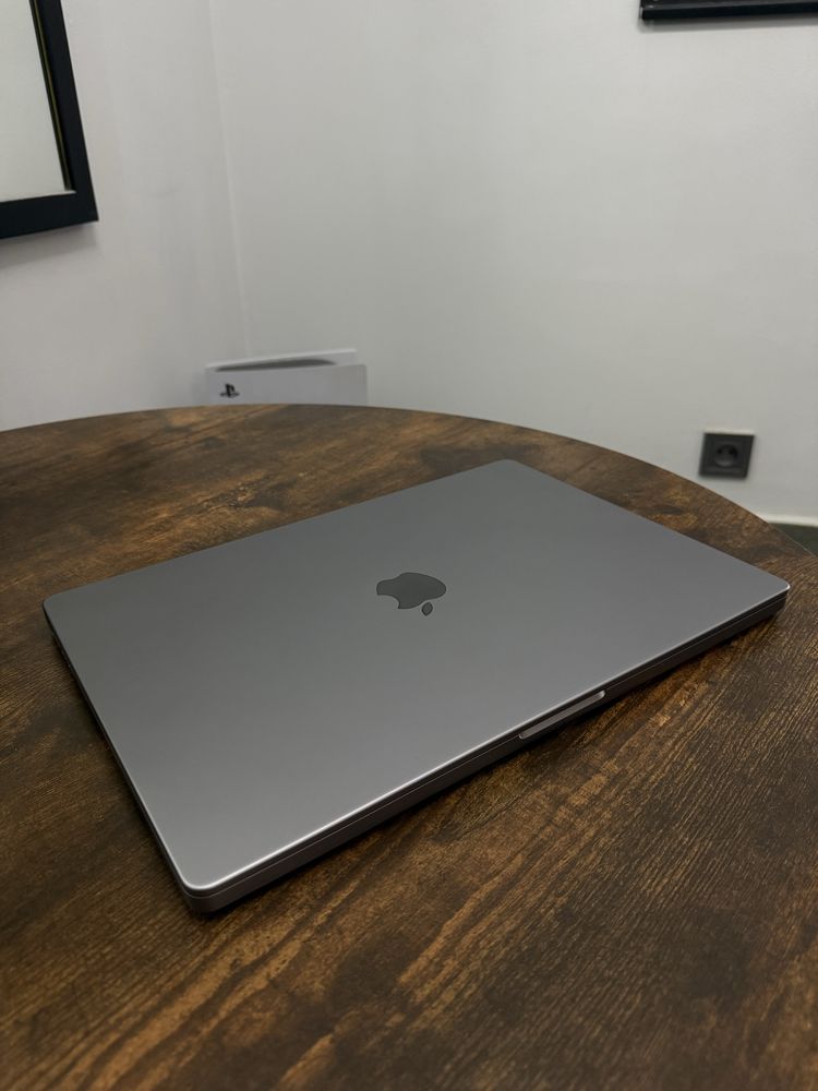 MacBook Pro M1 16 діагональ