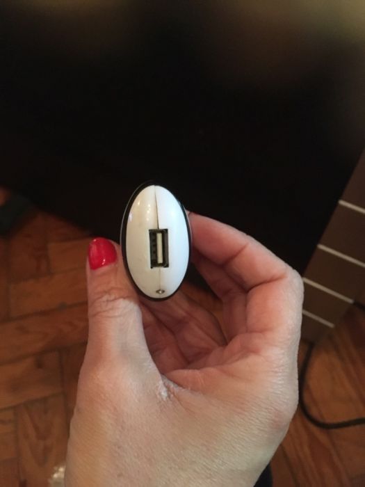 Carregador para telemóvel para carro