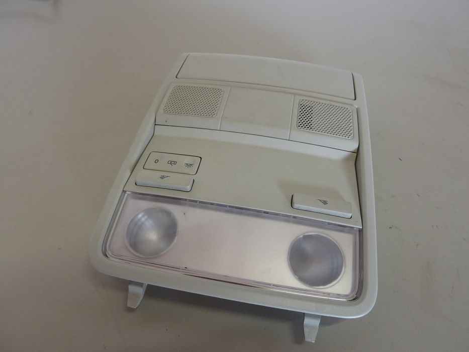 VW TIGUAN 5N GOLF V lampka oświetlenia wnętrza schowek 1K0.947105