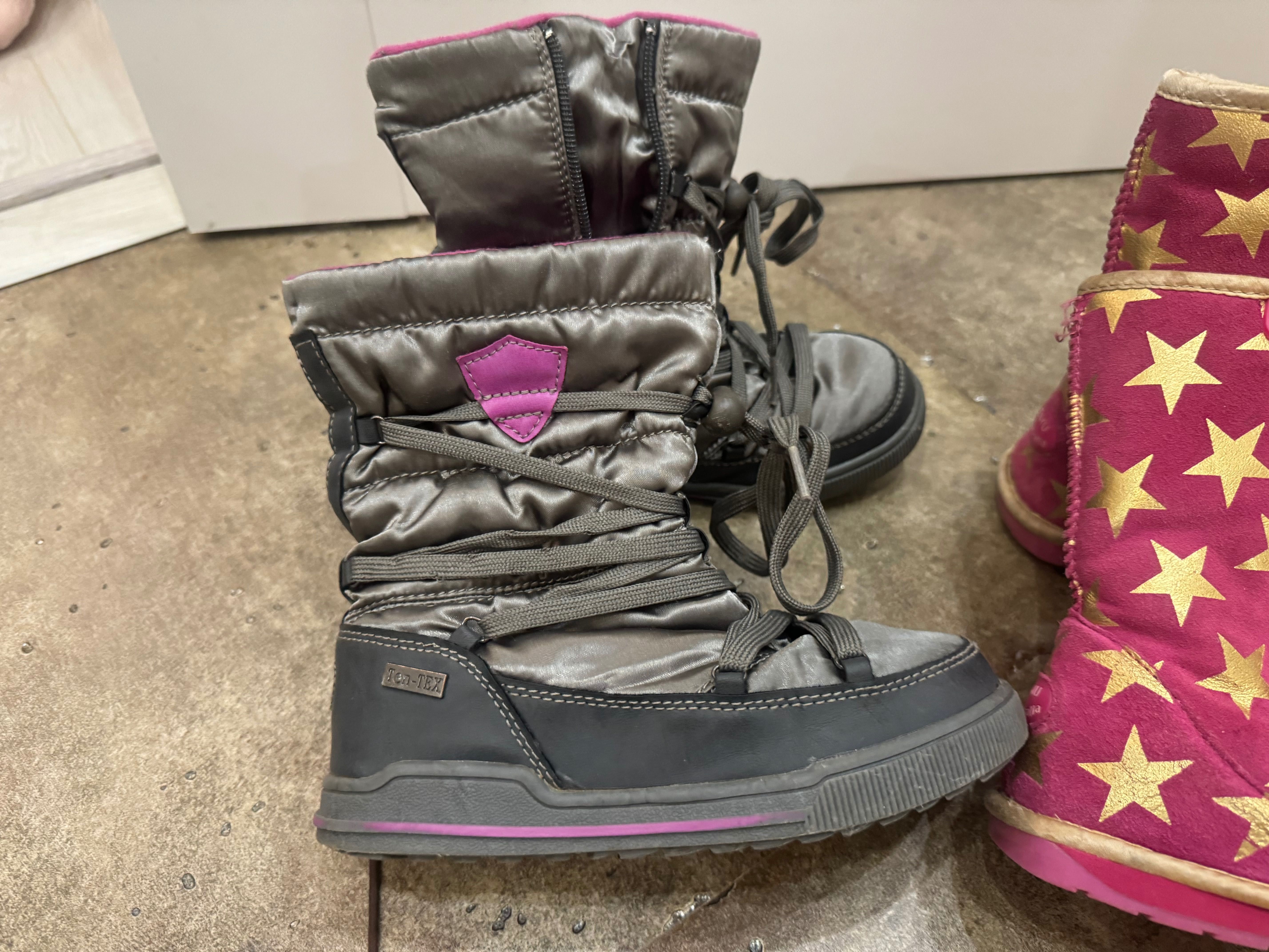 Зимове і демі взуття Ugg emu р 32