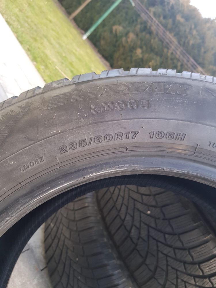 Sprzedam komplet opon zimowych BRIDGESTONE 235/60/R17