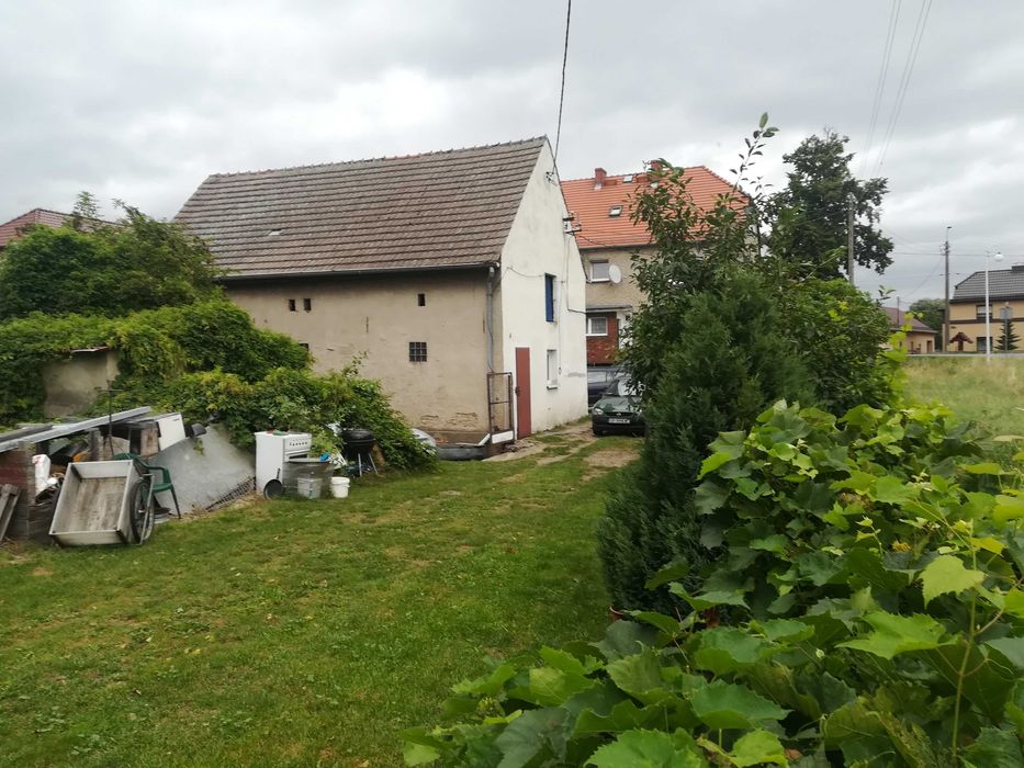 Zamienie dom w Opolu na kawalerkę lub samochód.