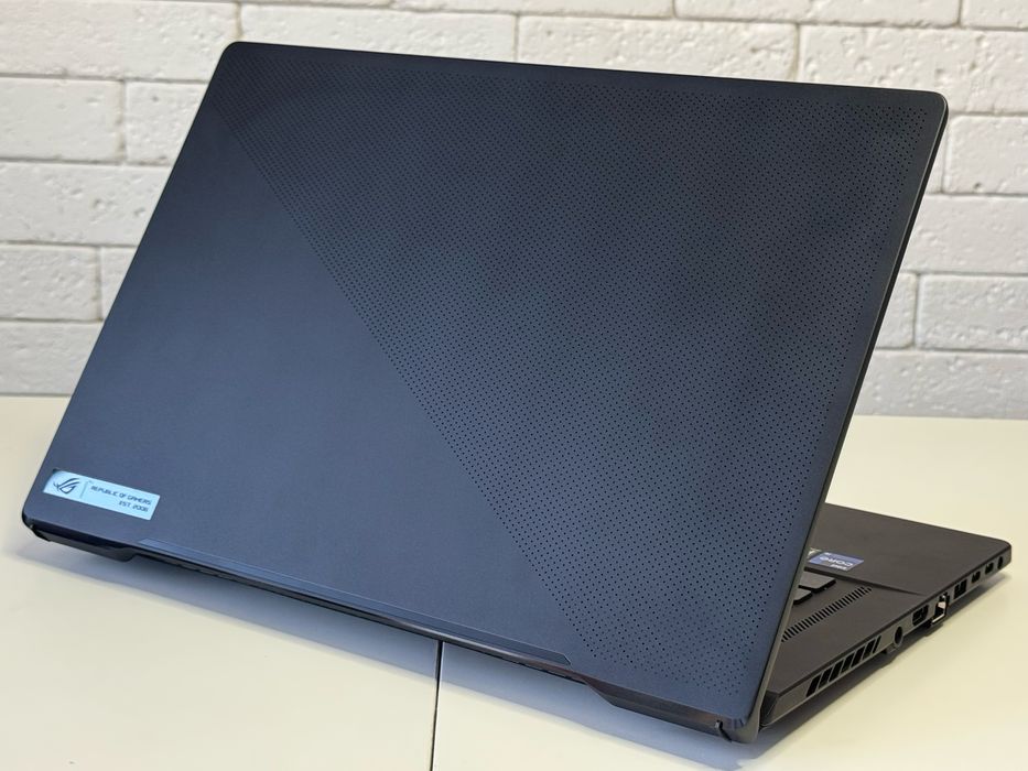 Asus Rog Zephyrus M16/2K/165Hz/i9-12900H/24GB DDR5/1TB SSD/RTX 3070Ti