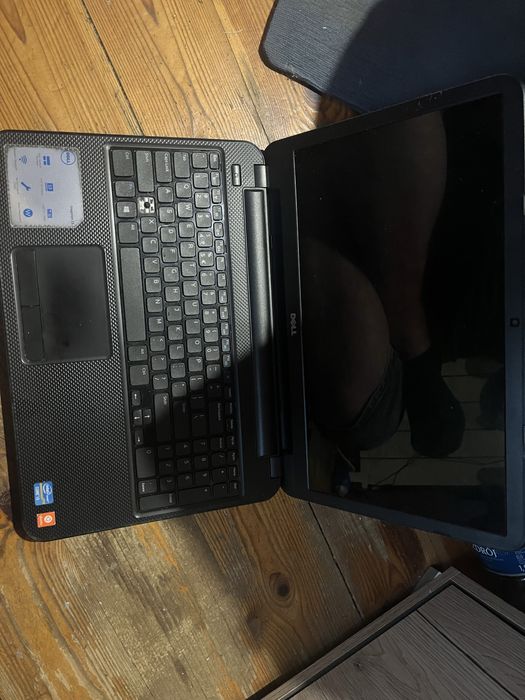 Dell inspirion 15 bez dysku uszkodzony