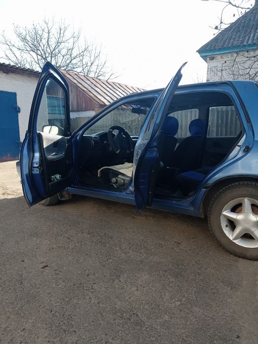 Продам автомобіль в робочому стані.