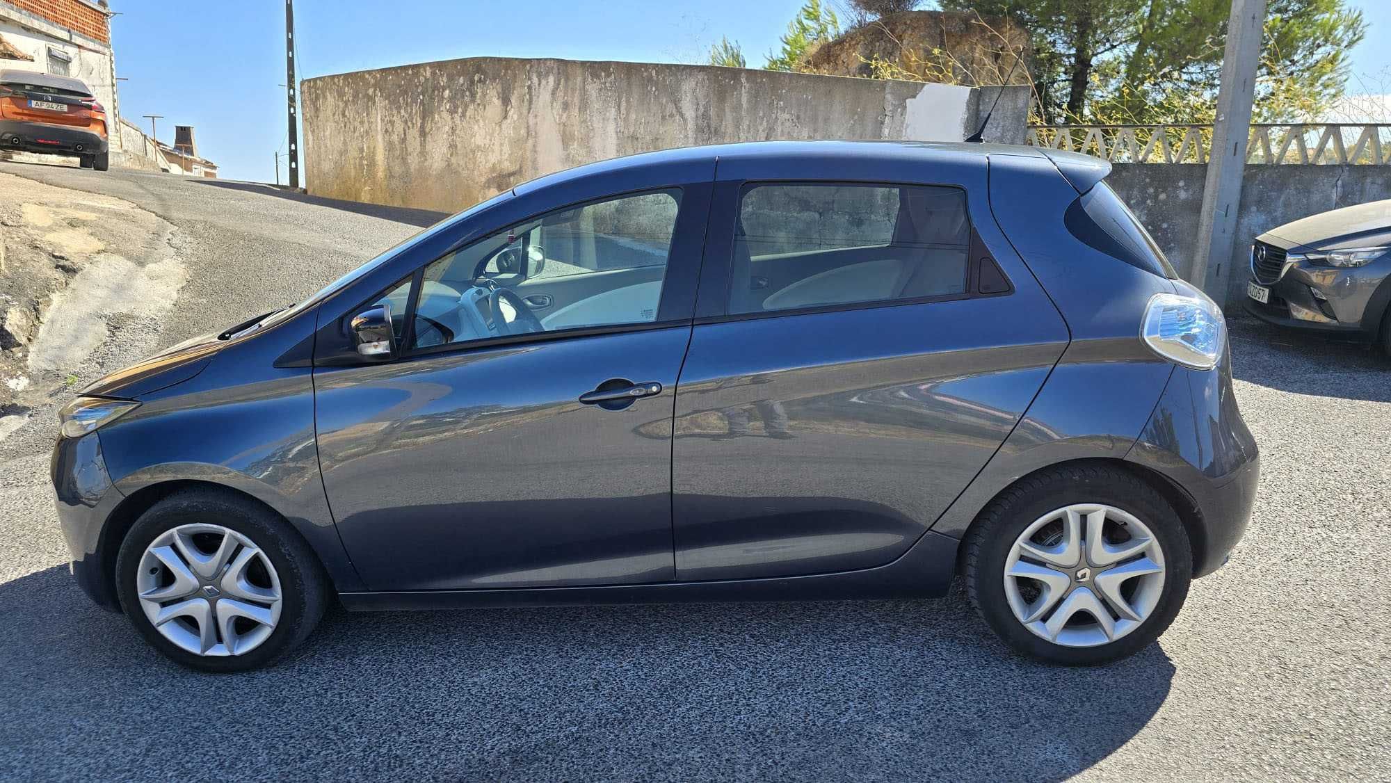 RENAULT Zoe 41khw 92 cv 2018 (c/ Bateria própria)