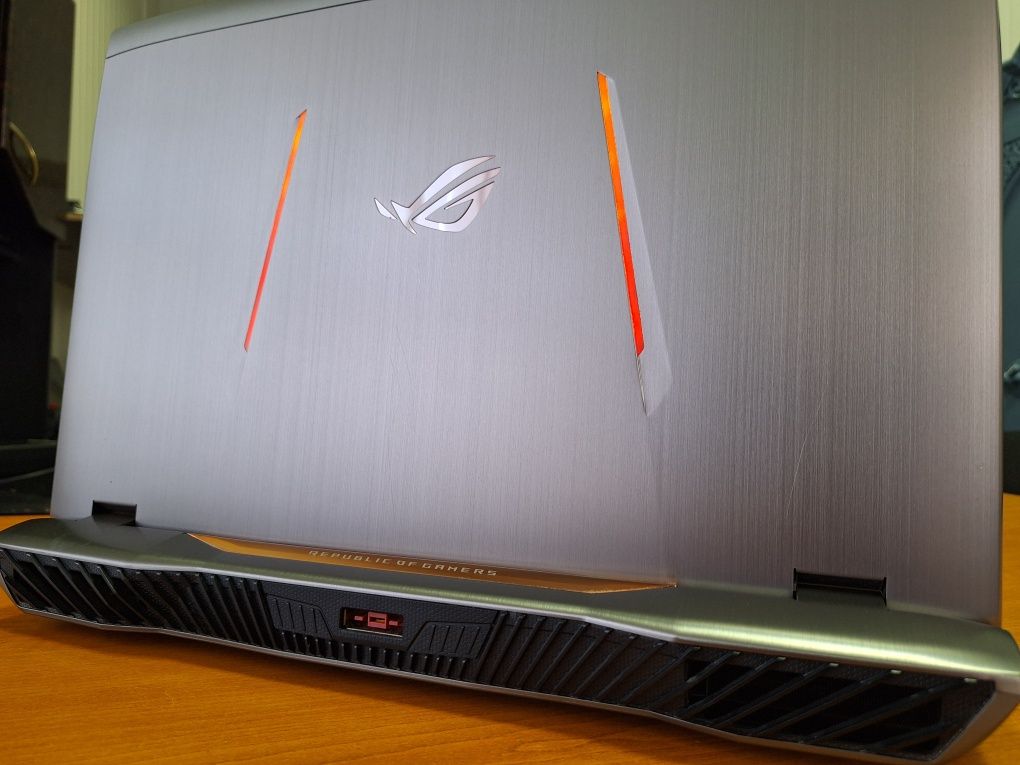 Asus ROG G701VIK QuadCore Intel Core i7-7820HK GeForce GTX 1080 8Gb