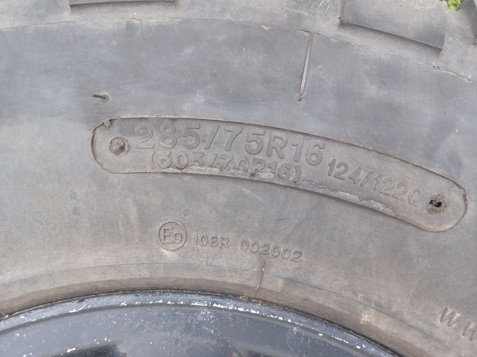 5 jantes + 5 pneus  285/75/16