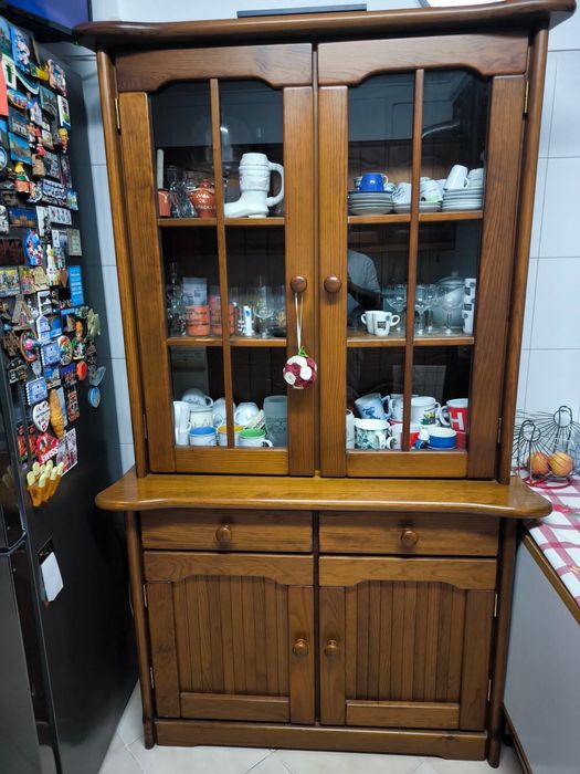 Cristaleira em Pinho Manso Tratado maciço