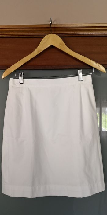 2 uniformes hospitalares femininos (saia e casaco)