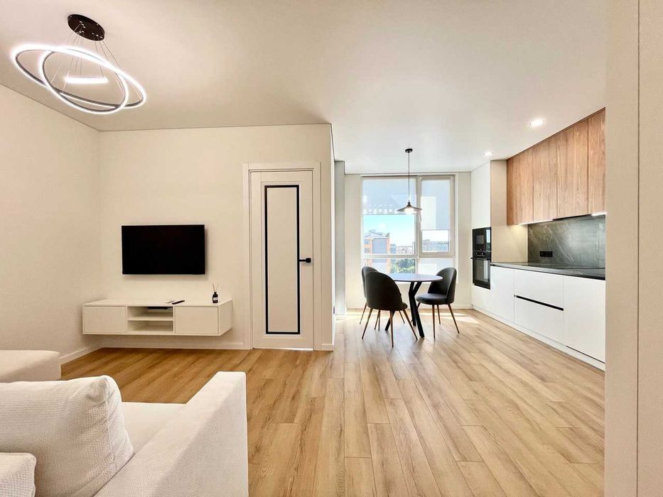 Продається півторакімнатна квартира в ЖК “Юван”