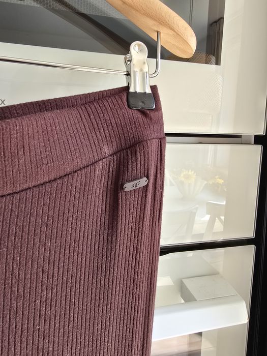 Spodnie dresowe damskie 4F brązowe XL cienkie wygodne