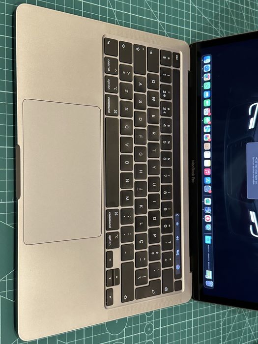 Macbook pro 13 touchbar 2020 - 16GB