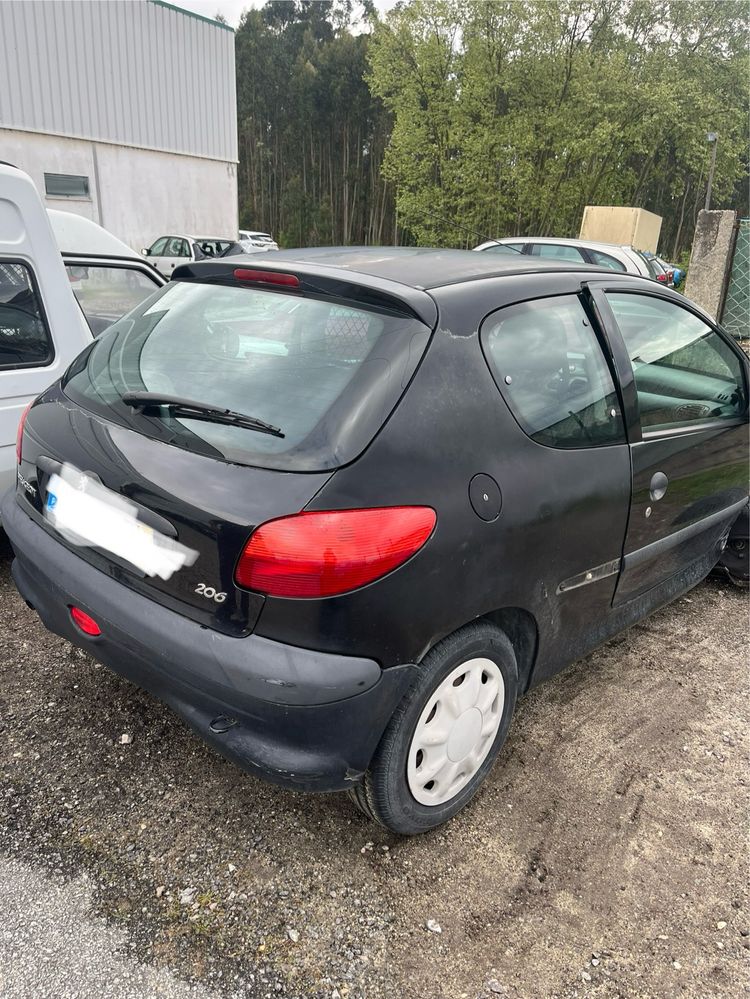 Carro Peugeot  206- Acidentado