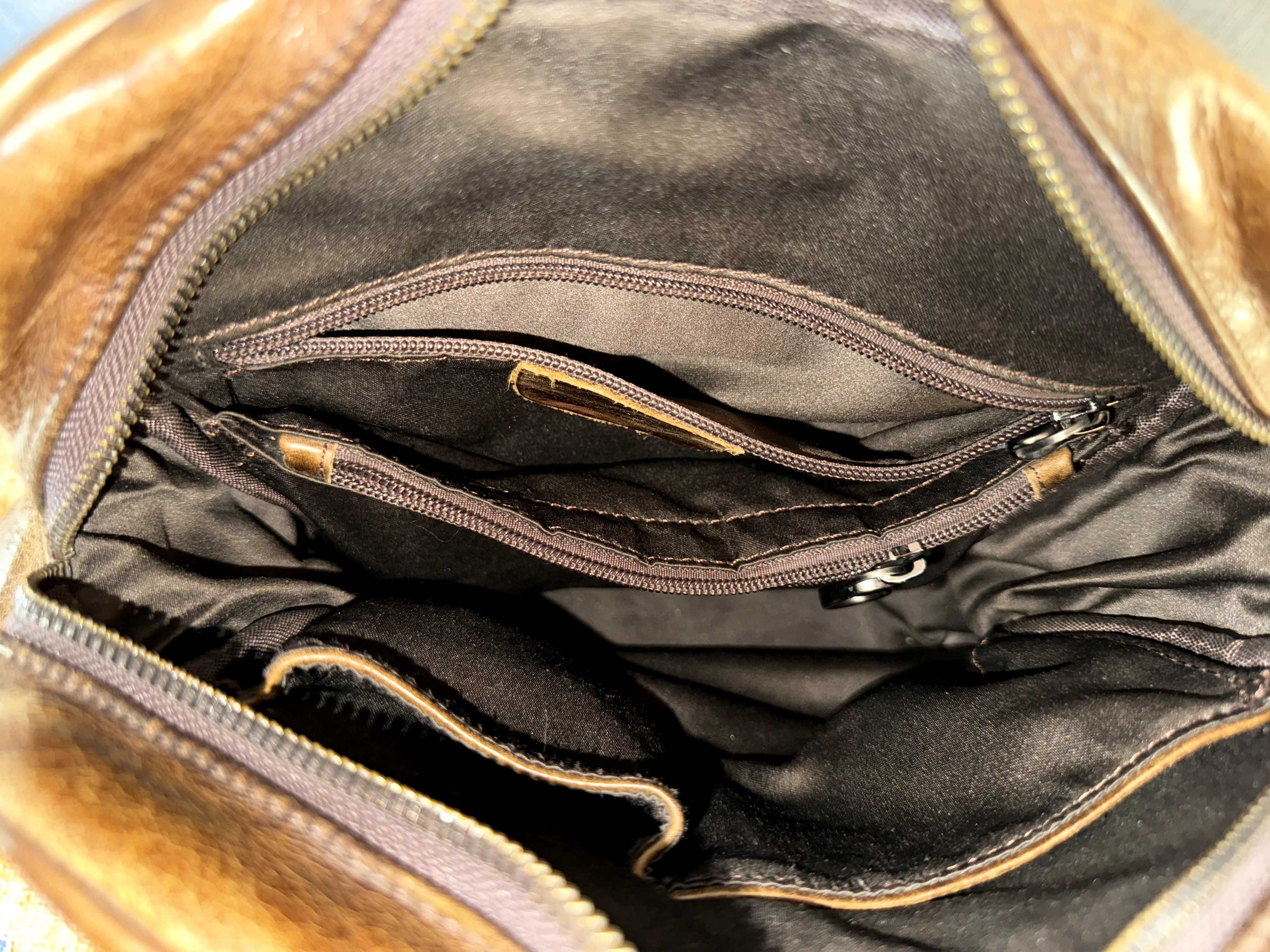 Вінтажна наплічна сумка під планшет середнього розміру