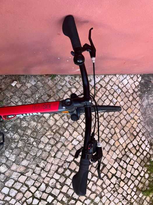 bicicleta trekking Decathlon Btwin Riverside 500