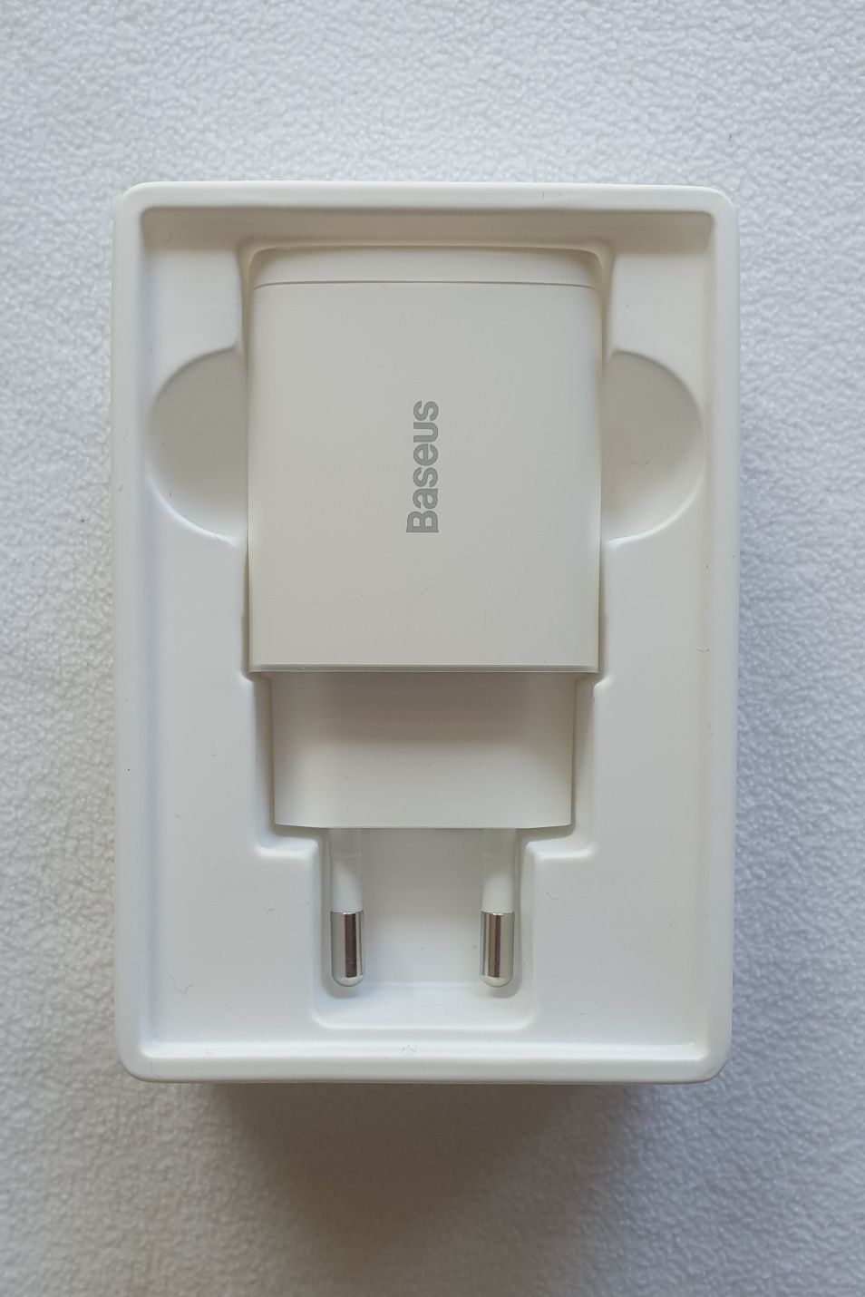 Ładowarka sieciowa Baseus Compact 3xUSB 17W biała