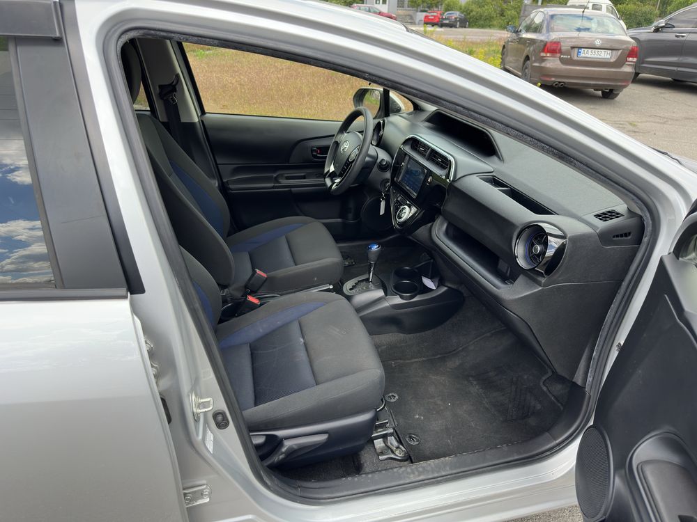 Продам Toyota Aqua 2019 рік 1.5 гібрид 11500$