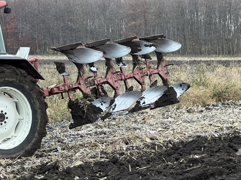 Pług obrotowy 4 skibowy Charlier świeżo sprowadzony Huard Kverneland