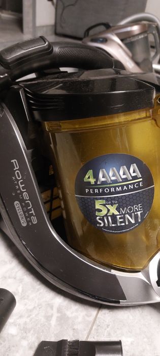 Рабочий пылесос Rowenta RO6963EA с насадками