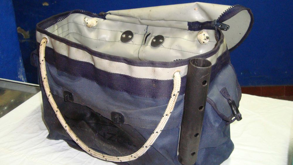 bancos  e  mochilas  para  pesca