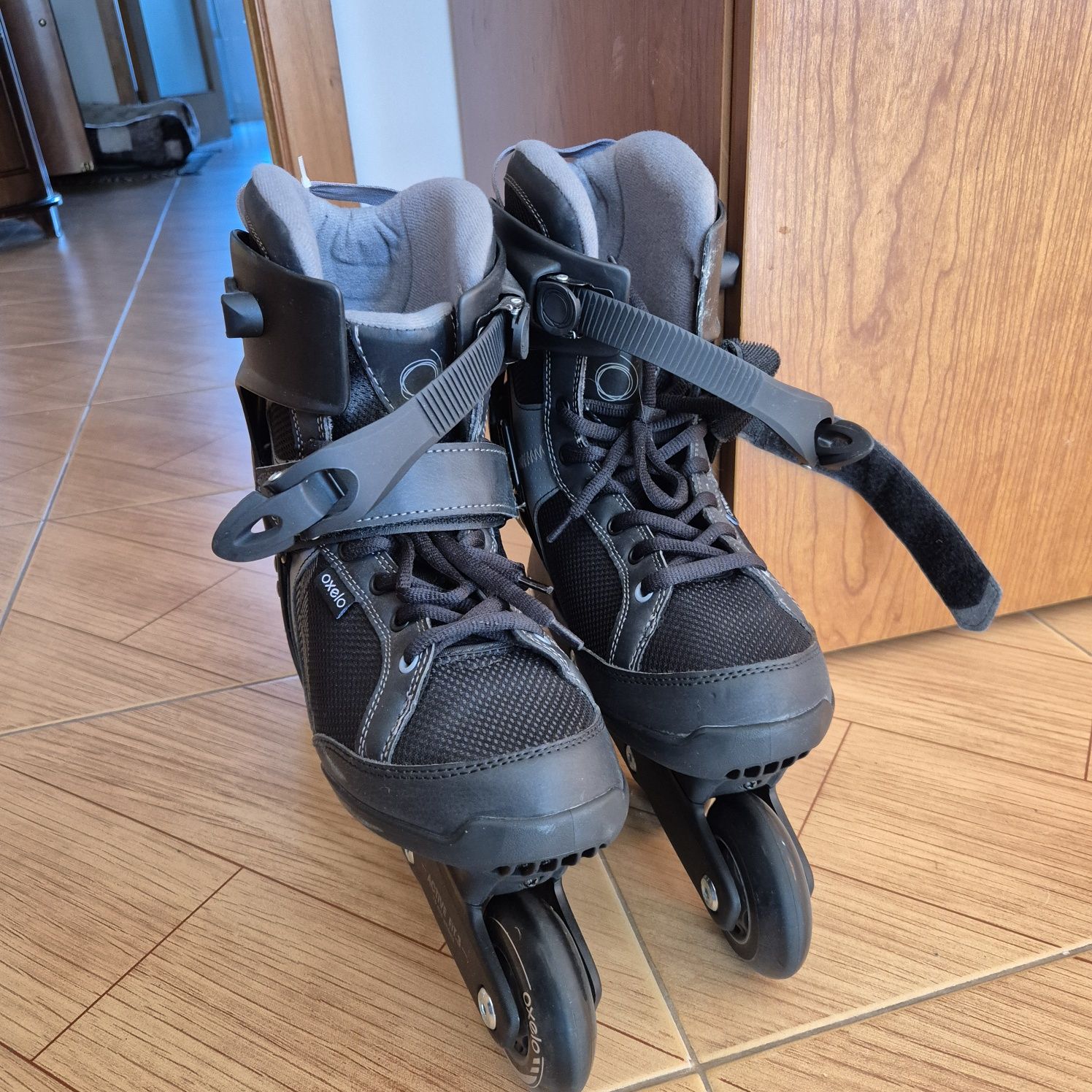 Vende se patins em linha de Homem