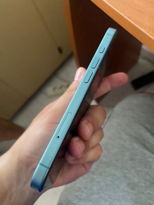 Iphone 16 novo sem marcas de uso .