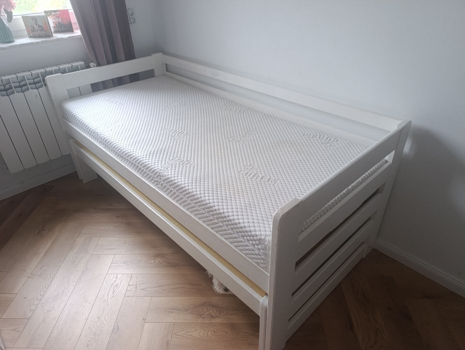 Łóżko wysuwane białe drewniane