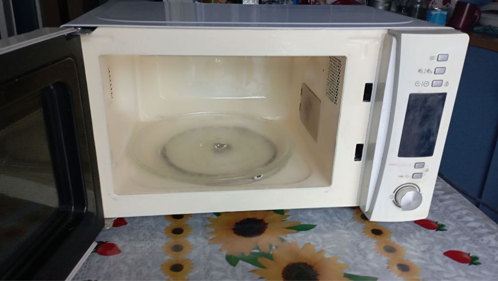 Микроволновка Candy