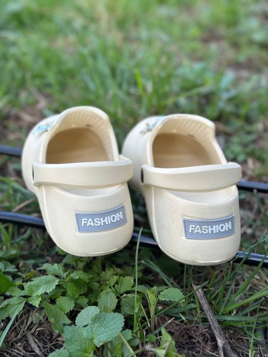 Стильні шльопанці 36 розмір