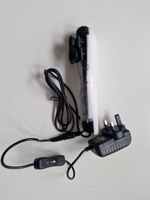 Oświetlenie akwariowe LED marki Varmhus.