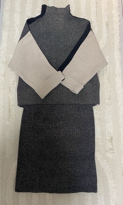 Теплий святковий костюм