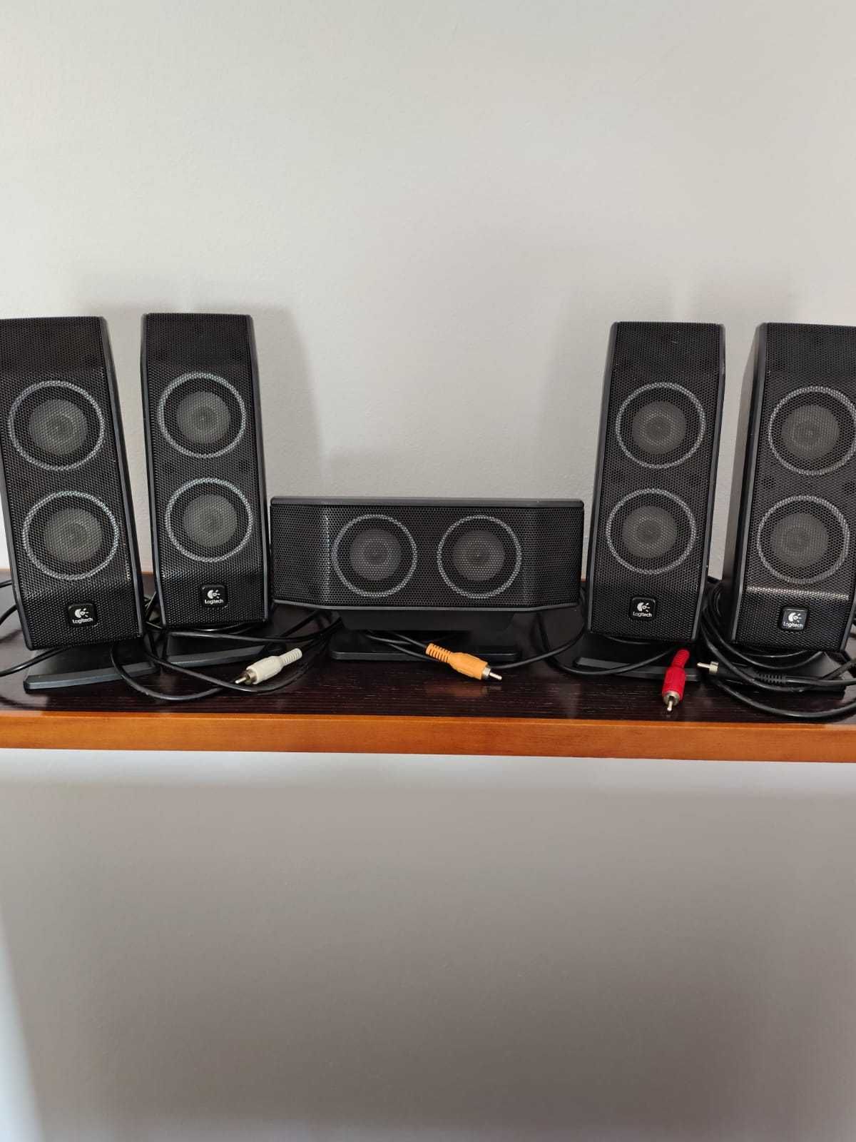 Colunas Logitech