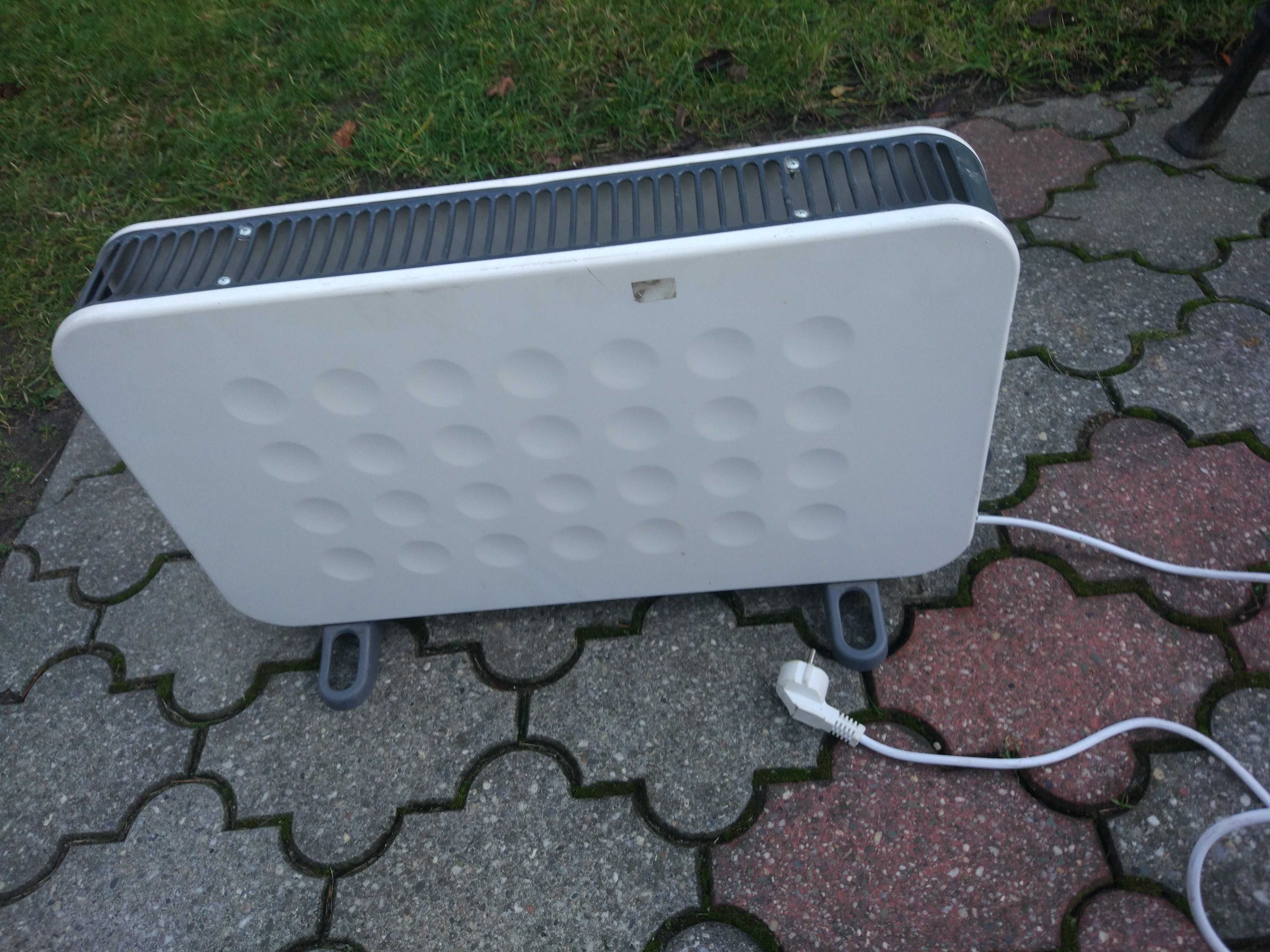 Ogrzewacz pomieszczenia elektryczny 750 W