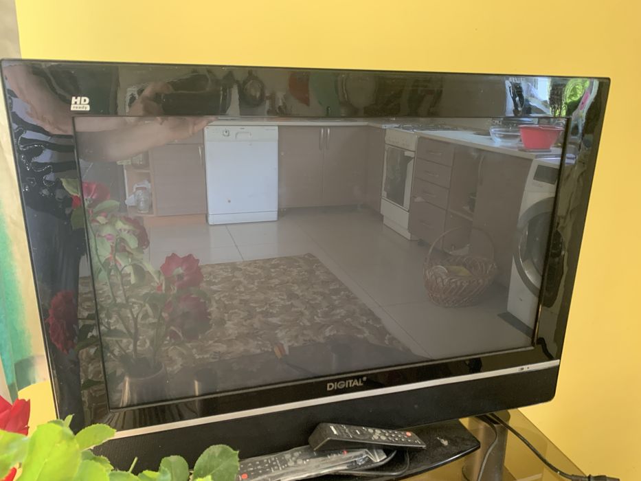 Телевізор Digital  32j85