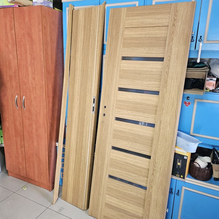 Drzwi Pol-Skone Sempre 70 cm złotych dąb z futryną