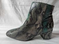J.D Williams botki roz. 43 /UK 9D/ dł. wkł.28,5 cm- węża skora