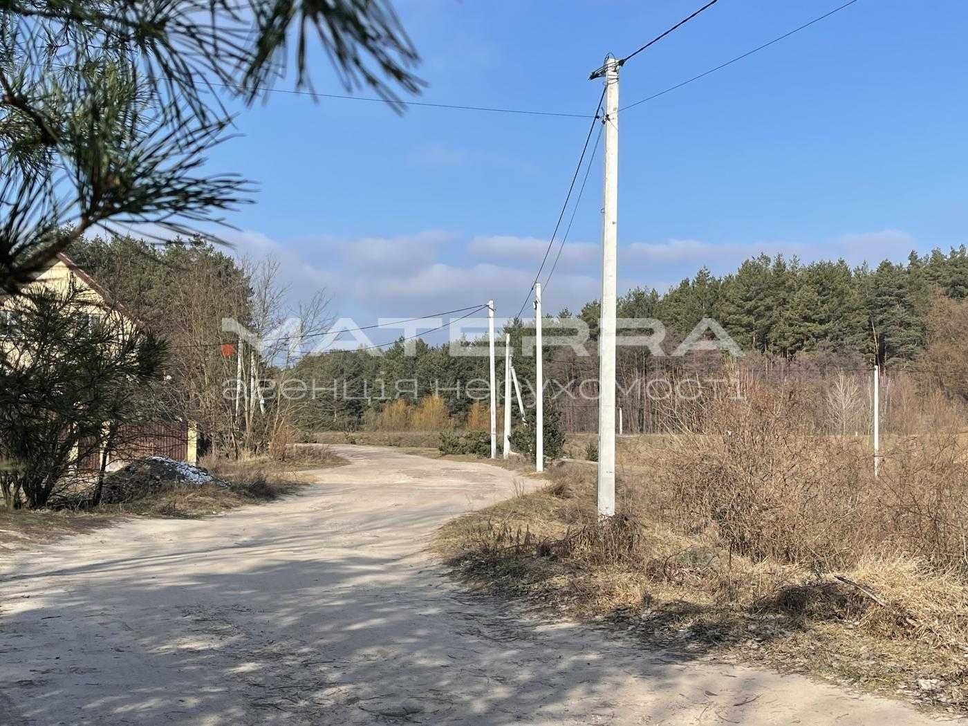Малютянка ділянка 10 соток забудова, ліс озеро
