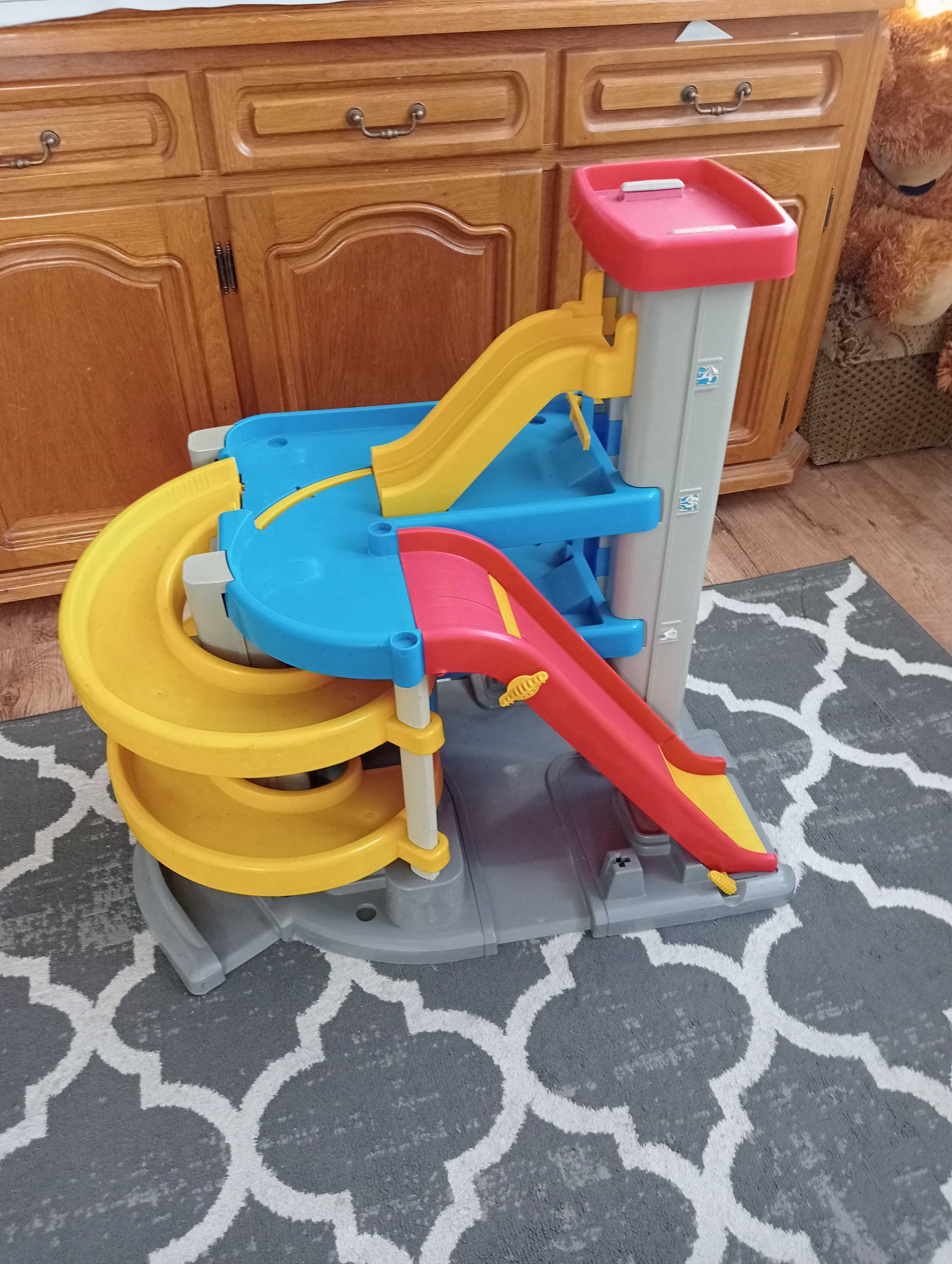 Zjeżdżalnia garaż fisher price