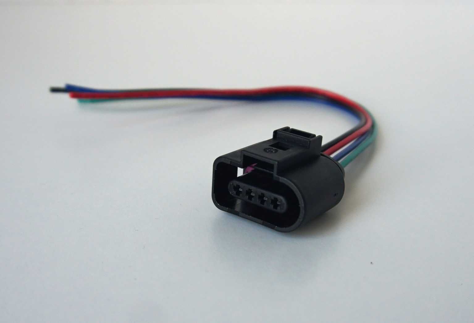 Audi A4 B7 Avant wtyczka kostka wiązka 4 pin do lampy tylnej