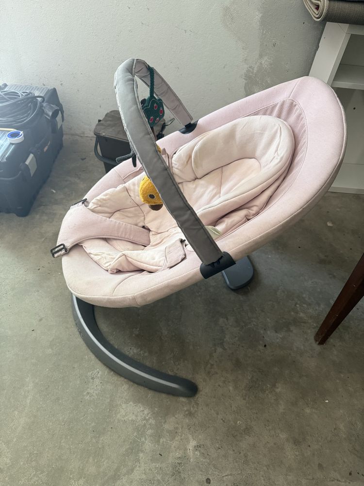 Nuna leaf rosa com arco