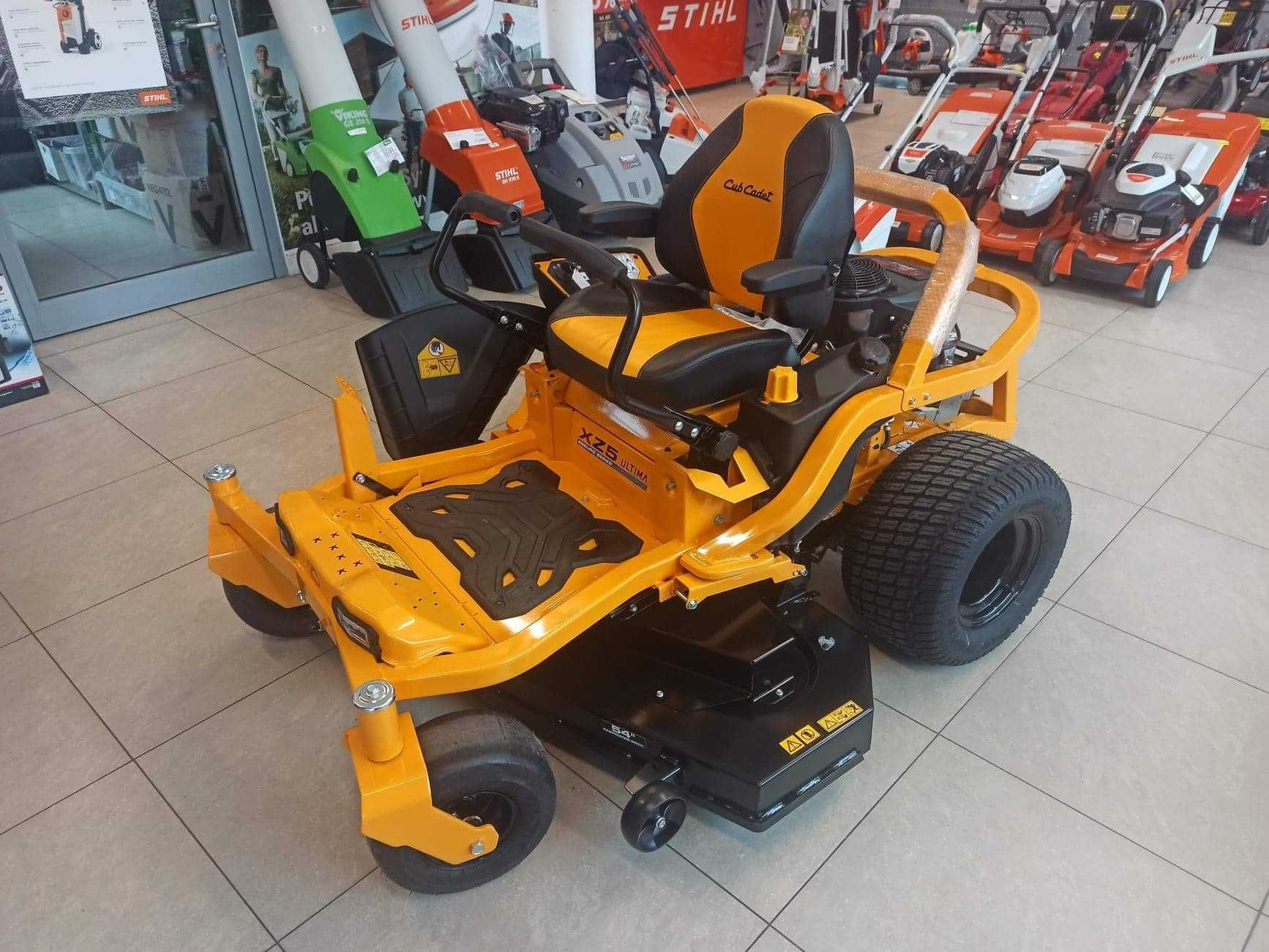 Traktor ogrodowy Cub Cadet Zero-Turn ULTIMA XZ5 L137 KAWASAKI 726