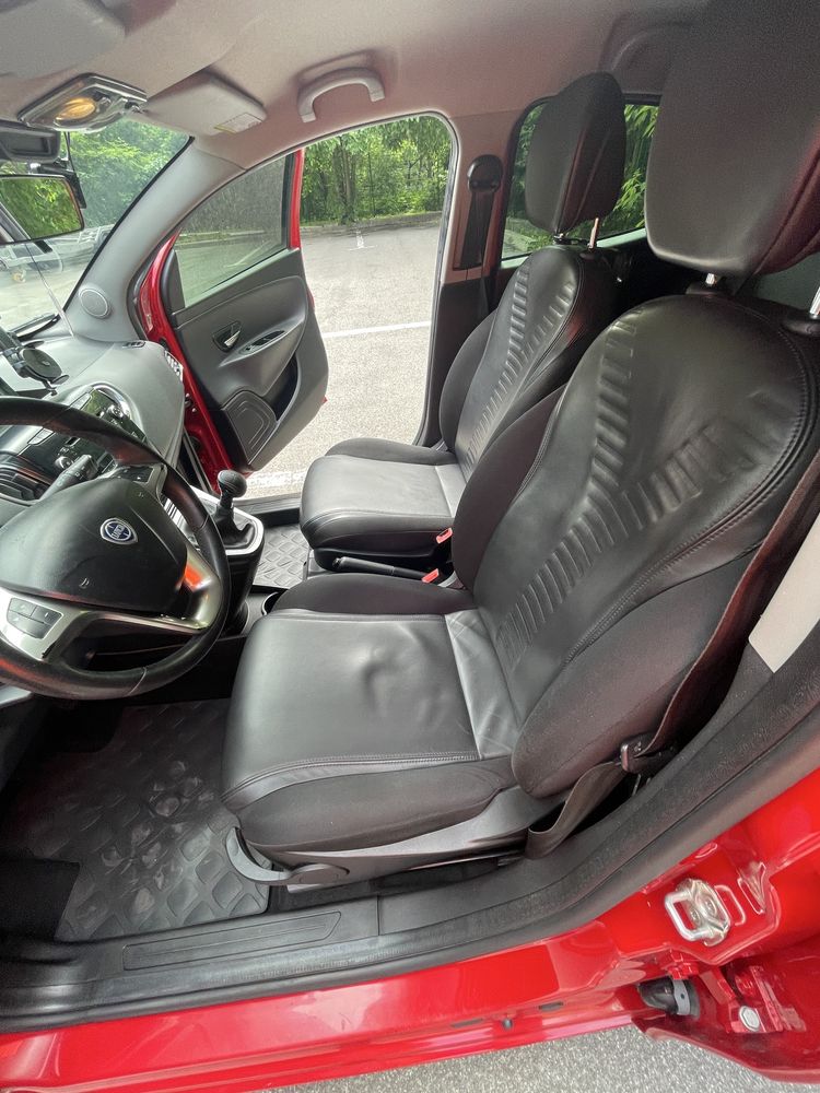 Продам Lancia ypsilon 2012 0.9 biturbo