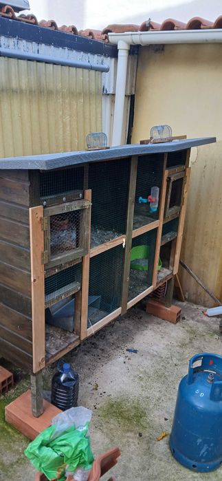 VIVEIRO/ COELHEIRA, bom estado .