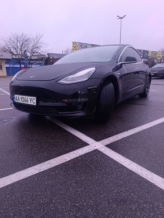Tesla model 3 в чудовому стані !