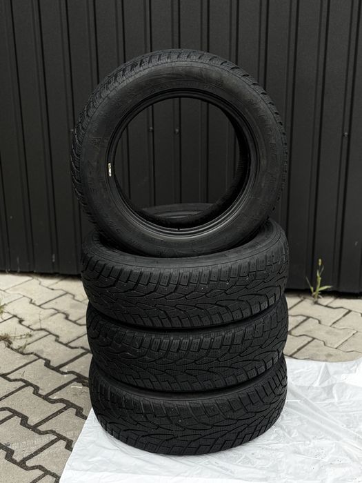 Продам зимову гуму 185/65R15