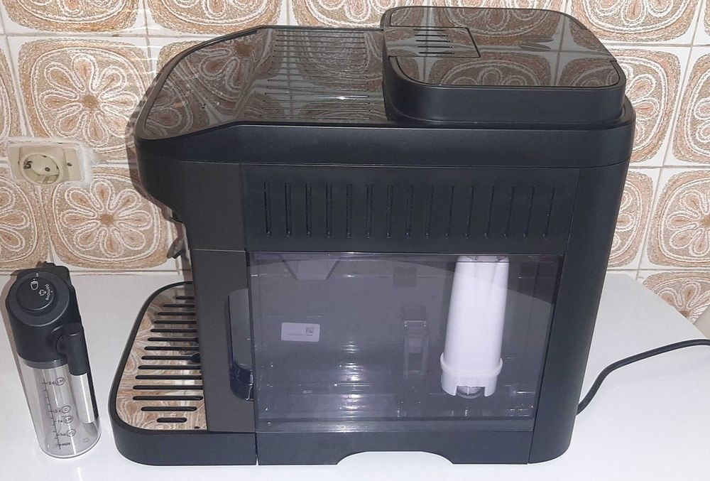 Máquina café automática Delonghi