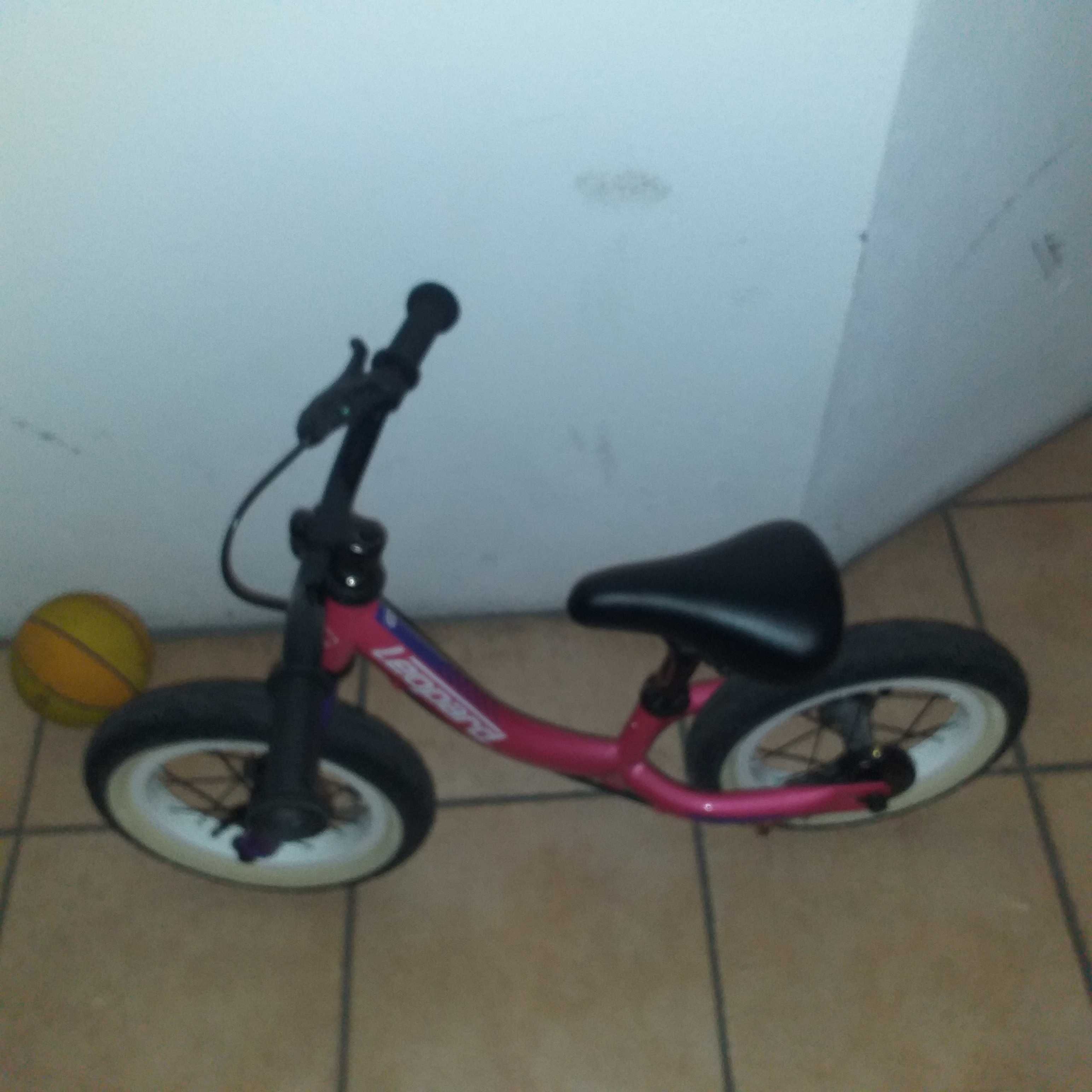 Bicicleta de equilíbrio de criança