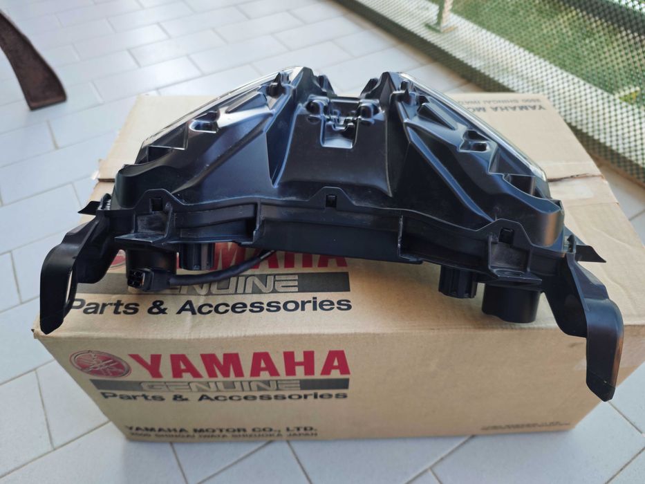 Optica mínimos e suporte piscas Frente, Tracer 9/GT/GT+  2021 a 2024.